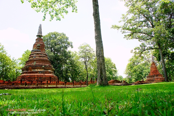 กำแพงเพชร เที่ยวเมืองโบราณ สัมผัสธรรมชาติและสายหมอก ณ เมืองกำแพงเพชร