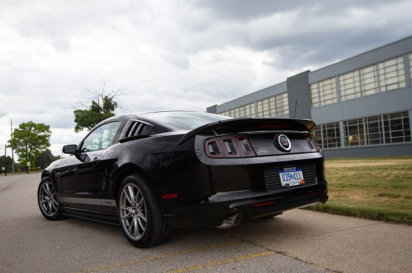 เรียบหรูทันสมัย Ford เปิดตัวรถใหม่ 2013