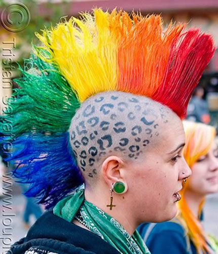 แทตทูบนหนังศีรษะของสาวใจถึง ไม่เก๋าจริงอย่าลอง