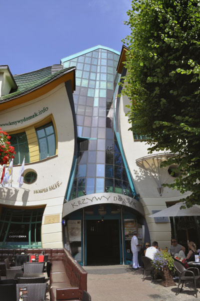  Krzywy Domek
