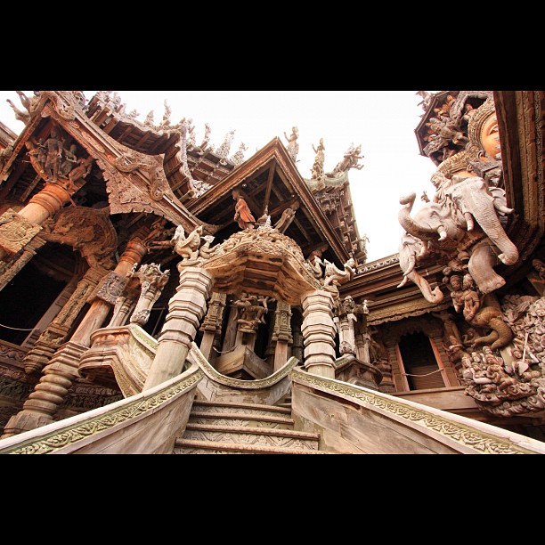 ปราสาทสัจธรรม