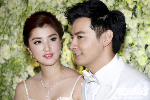 งานแต่งงานออย ธนา