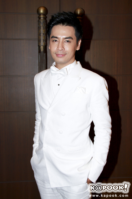งานแต่งงานออย ธนา