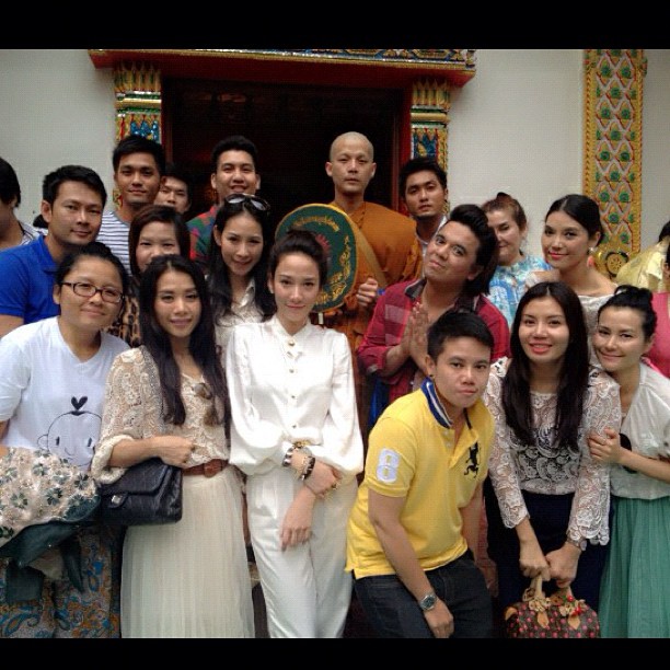 อะตอม สัมพันธภาพ