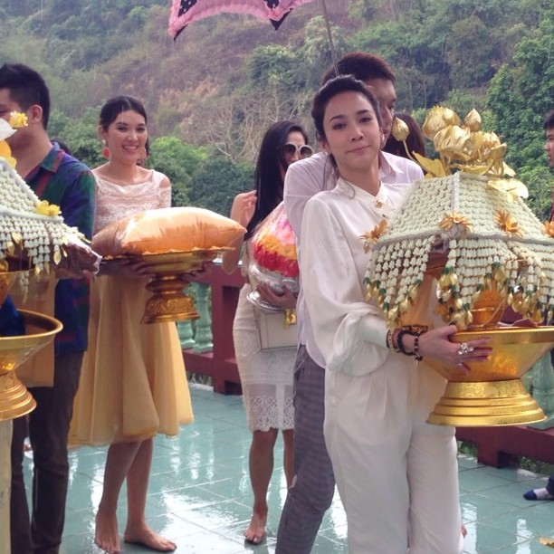 อะตอม สัมพันธภาพ