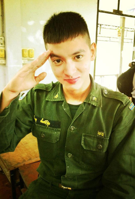 เจมส์ จิรายุ