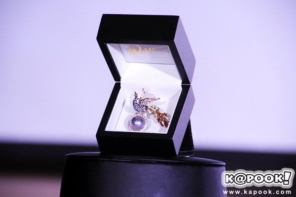 เมญ่า นนธวรรณ ทองเหล็ง