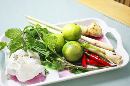 ปลาหมึก-กุ้งนึ่งมะนาว