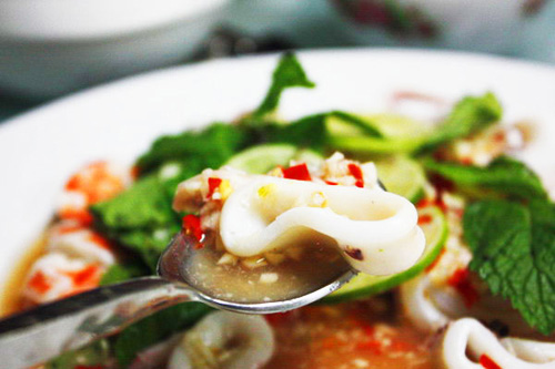 ปลาหมึก-กุ้งนึ่งมะนาว
