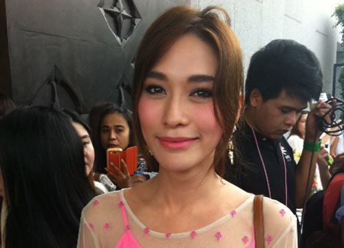 พลอย เฌอมาลย์