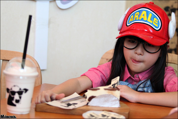 น้องอันดา กุลฑีรา