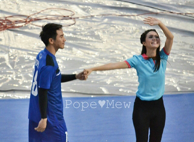 โป๊บ มิว น่ารักชวนจิ้น ฟินกระจาย ในงาน ความสุขบุกโลก 