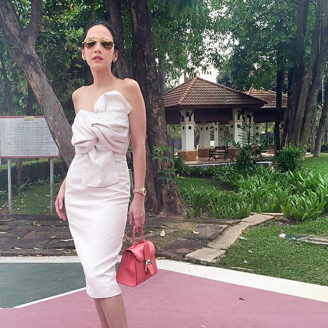 อั้ม พัชราภา ทำไมถึงทำแบบนี้ที่สนามบิน มันน่ารักมาก !