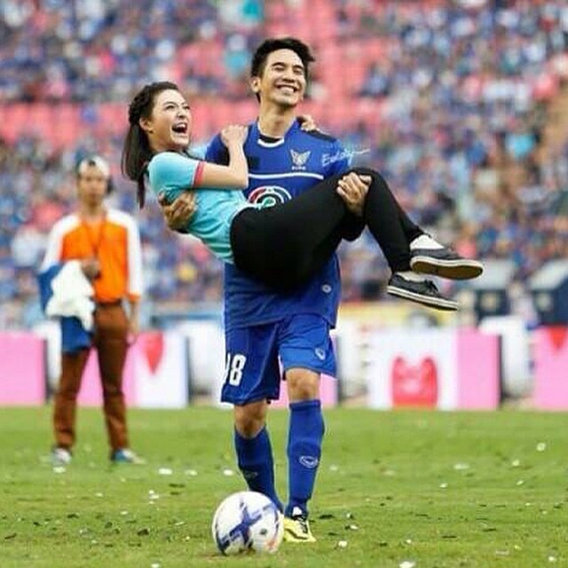 โป๊บ มิว น่ารักชวนจิ้น ฟินกระจาย ในงาน ความสุขบุกโลก 