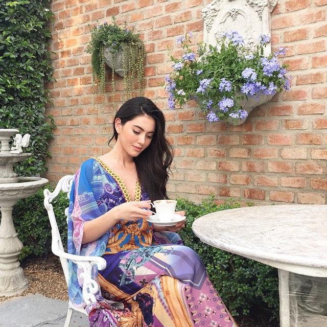 ใหม่ ดาวิกา นางเอกพันล้าน เปิดคาเฟ่สุดเก๋ Misstar Cafe