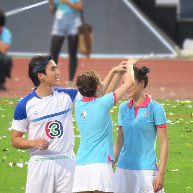 ณเดชน์ ญาญ่า โมเม้นท์น่ารักมุ้งมิ้ง ในงาน ความสนุกบุกโลก ช่อง 3 