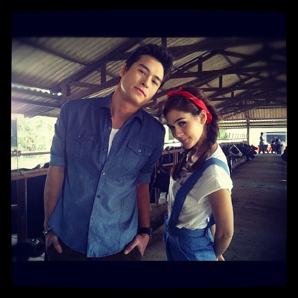 หนุ่มบ้านไร่กับหวานใจไฮโซ  