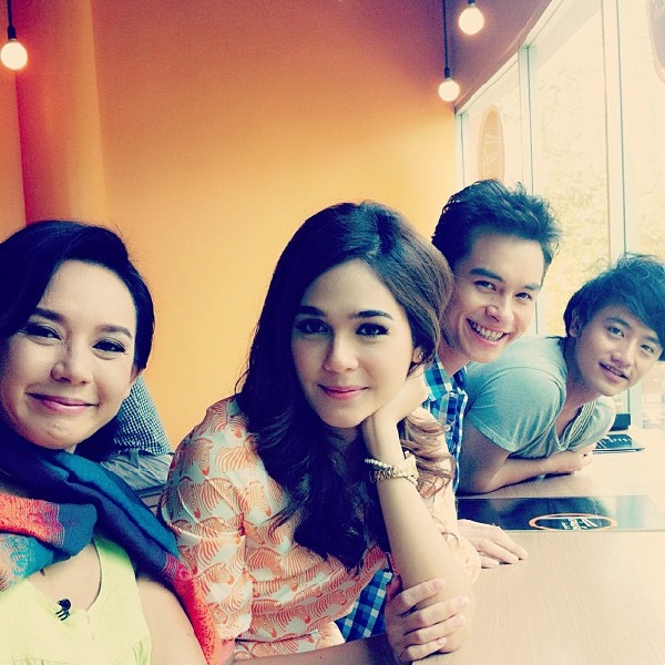 หนุ่มบ้านไร่กับหวานใจไฮโซ  