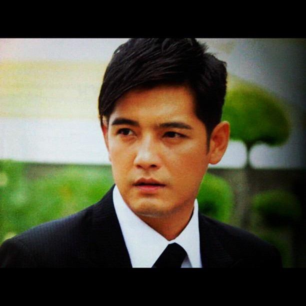 หนุ่ม ศรราม เทพพิทักษ์ 