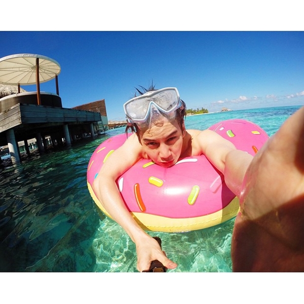 เก็บตกภาพดารา ลุยเที่ยวต่างประเทศช่วงหยุดสงกรานต์ ลั้ลลากันทุกคน