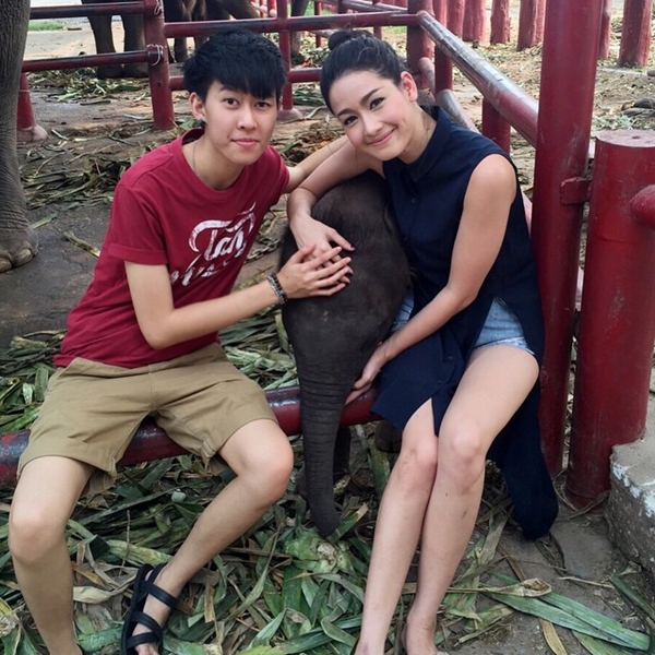 โม อมีนา ทั้งสวยทั้งใจดี รับอุปการะลูกช้างอยุธยา