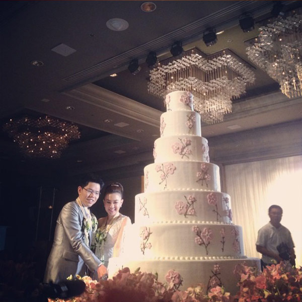 ตาล ประวีณมัย บ่ายคล้อย แต่งงาน พงศ์ ในบรรยากาศใต้ต้นซากูระ