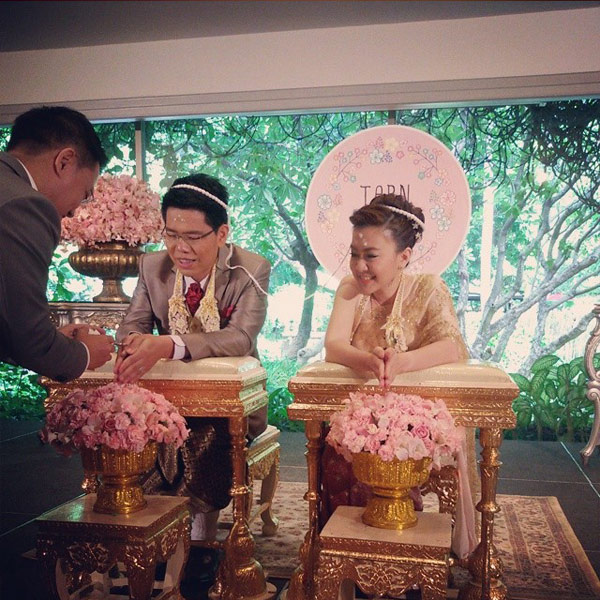 ตาล ประวีณมัย บ่ายคล้อย แต่งงาน พงศ์ ในบรรยากาศใต้ต้นซากูระ