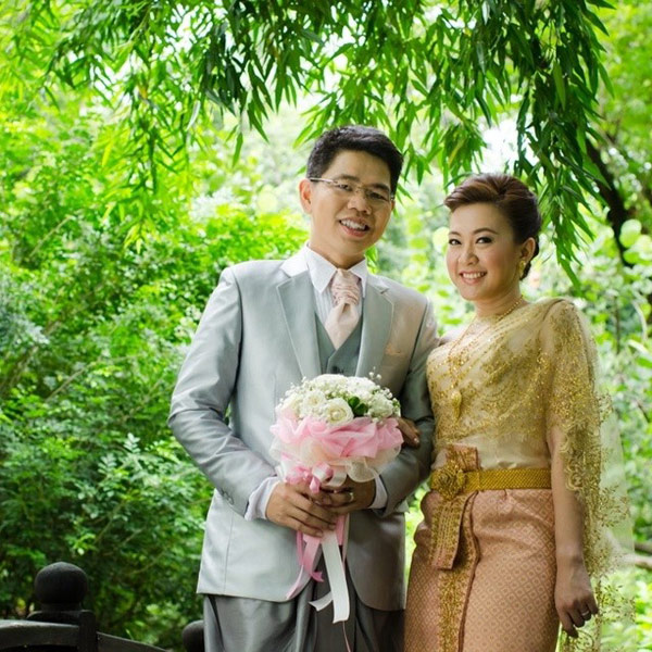 ตาล ประวีณมัย บ่ายคล้อย แต่งงาน พงศ์ ในบรรยากาศใต้ต้นซากูระตาล ประวีณมัย บ่ายคล้อย แต่งงาน พงศ์ ในบรรยากาศใต้ต้นซากูระ
