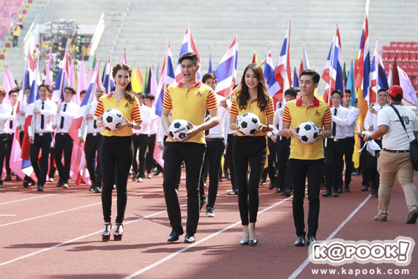 เก็บตก สีสันงานบอล จุฬาฯ-ธรรมศาสตร์ ครั้งที่ 70 จัดเต็มจากขอบสนาม