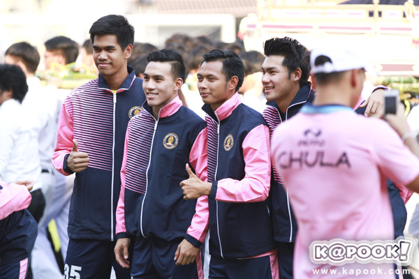 เก็บตก สีสันงานบอล จุฬาฯ-ธรรมศาสตร์ ครั้งที่ 70 จัดเต็มจากขอบสนามเก็บตก สีสันงานบอล จุฬาฯ-ธรรมศาสตร์ ครั้งที่ 70 จัดเต็มจากขอบสนาม