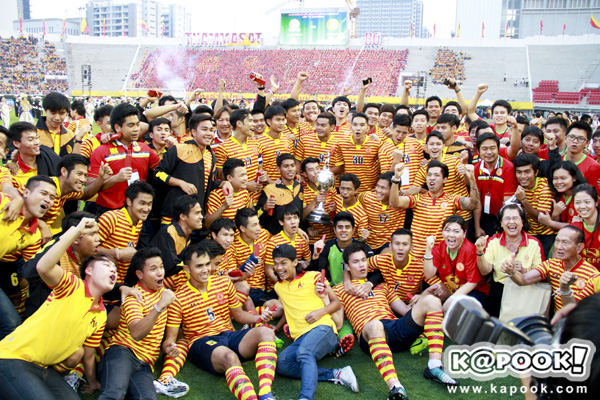 เก็บตก สีสันงานบอล จุฬาฯ-ธรรมศาสตร์ ครั้งที่ 70 จัดเต็มจากขอบสนาม