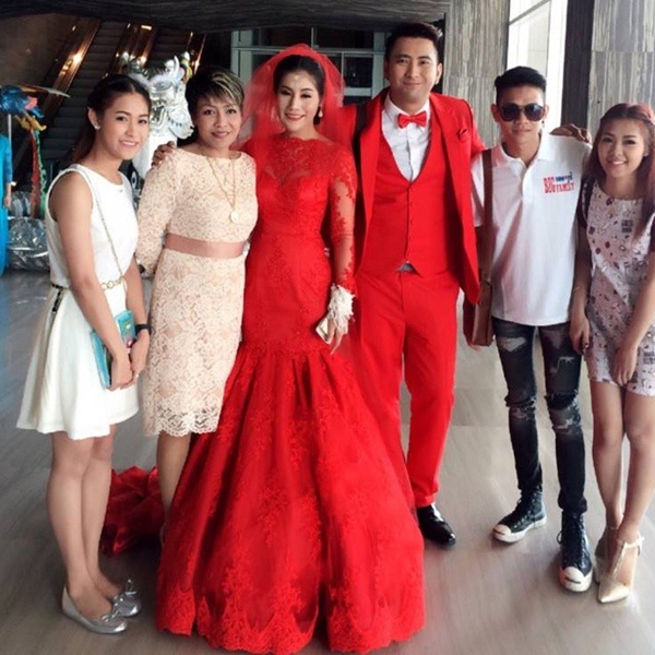 บอล เชิญยิ้ม แต่งงานแฟนสาว ยูริ สุกานดา ชุดเจ้าสาวสวยอลังมาก