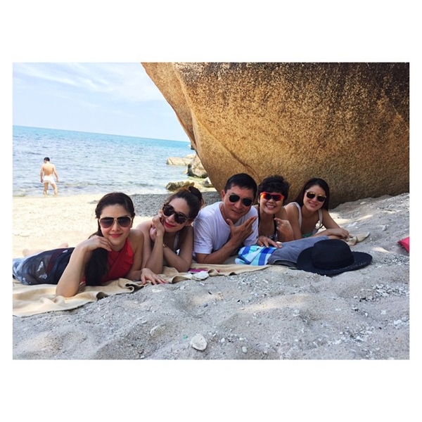 พลอย เฌอมาลย์ ลีเดีย เผยแผ่นหลังเนียนสวย เที่ยวทะเลสมุย