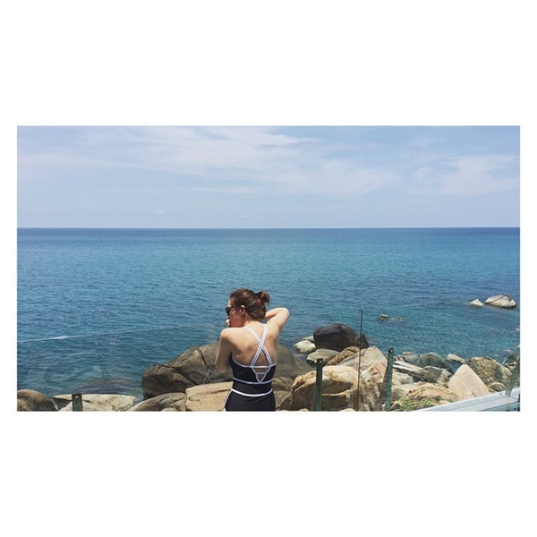 พลอย เฌอมาลย์ ลีเดีย เผยแผ่นหลังเนียนสวย เที่ยวทะเลสมุย