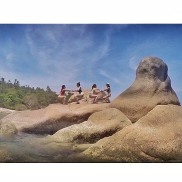 พลอย เฌอมาลย์ ลีเดีย เผยแผ่นหลังเนียนสวย เที่ยวทะเลสมุย