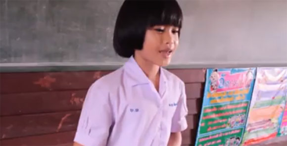 ด.ญ.จิตตราภา เพียศรี แนะนำตัวเป็นภาษาอังกฤษคล่องปรื๋อ