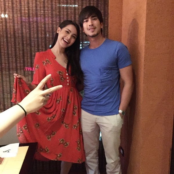 ณเดชน์ ญาญ่า พร้อมครอบครัว ร่วมดินเนอร์สุขสันต์ พร้อมเต้นรำเฮฮาณเดชน์ ญาญ่า พร้อมครอบครัว ร่วมดินเนอร์สุขสันต์ พร้อมเต้นรำเฮฮา