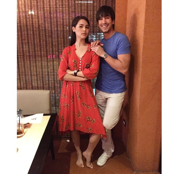 ณเดชน์ ญาญ่า พร้อมครอบครัว ร่วมดินเนอร์สุขสันต์ พร้อมเต้นรำเฮฮา