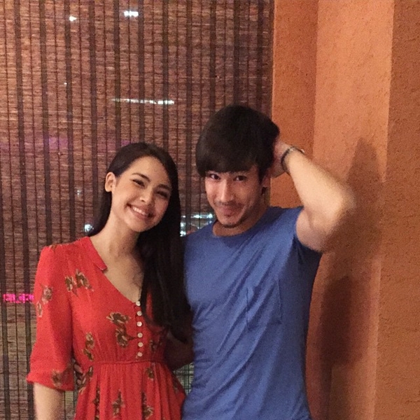 ณเดชน์ ญาญ่า พร้อมครอบครัว ร่วมดินเนอร์สุขสันต์ พร้อมเต้นรำเฮฮา