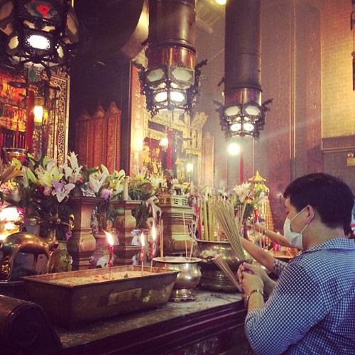 นุ้ย สุจิรา - ปอนด์ ชยพล เดินทางสู่ฮ่องกง ไหว้เจ้าแม่กวนอิมขอลูก