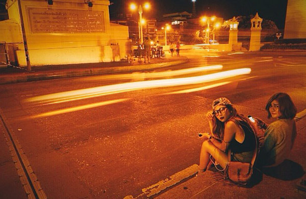 กุ๊บกิ๊บ กับวันชิล ๆ เดินเที่ยวถ่ายภาพอาร์ตที่สะพานพุทธ