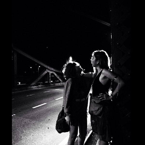 กุ๊บกิ๊บ กับวันชิล ๆ เดินเที่ยวถ่ายภาพอาร์ตที่สะพานพุทธ