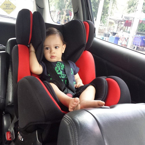 ชมภาพ น้องเทรย์ ไทยสัน หนูน้อยน่ารักจากเรื่อง รักต้องอุ้ม