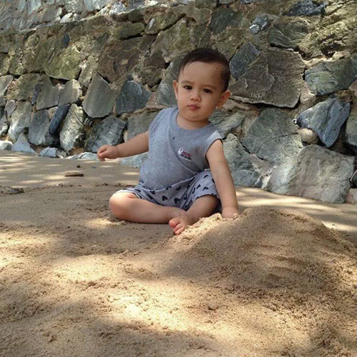ชมภาพ น้องเทรย์ ไทยสัน หนูน้อยน่ารักจากเรื่อง รักต้องอุ้ม