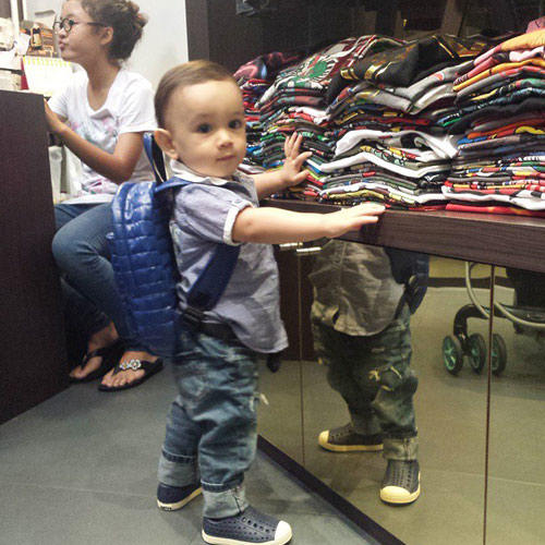 ชมภาพ น้องเทรย์ ไทยสัน หนูน้อยน่ารักจากเรื่อง รักต้องอุ้ม