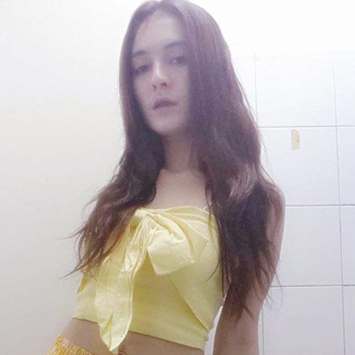 เฮเลน แฟน กบ โอรส สาวสวยที่กำลังมาแรง