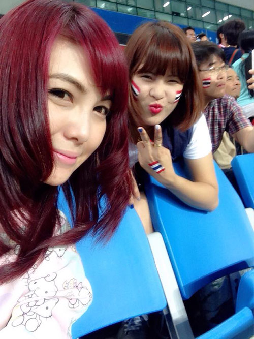 น้องเฟย์ สาวน้อยผมแดง นางฟ้าสนามบอลในอินชอนเกมส์