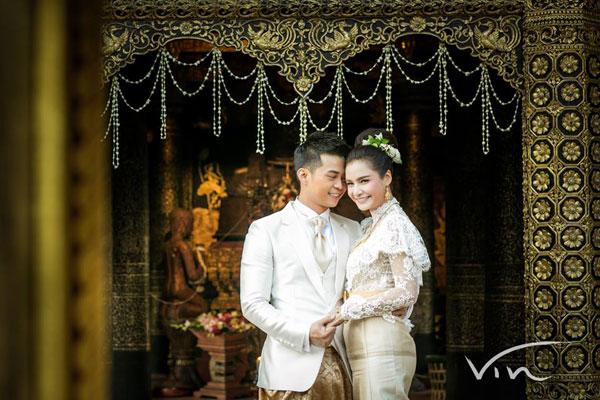 ชมภาพชุดงานหมั้น กระแต หลุยส์ งดงามแบบล้านนา ขบวนขันหมากสุดยิ่งใหญ่