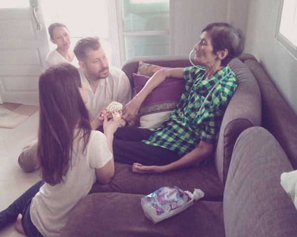  สุดซึ้ง น้ำฝน กุณณัฏฐ์ ควงแฟนหนุ่มฝรั่งเข้าสู่ขอจากคุณแม่ที่กำลังป่วย