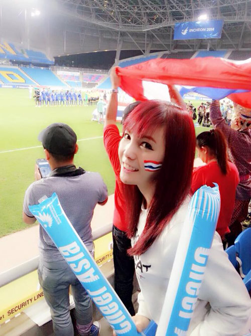 น้องเฟย์ สาวน้อยผมแดง นางฟ้าสนามบอลในอินชอนเกมส์